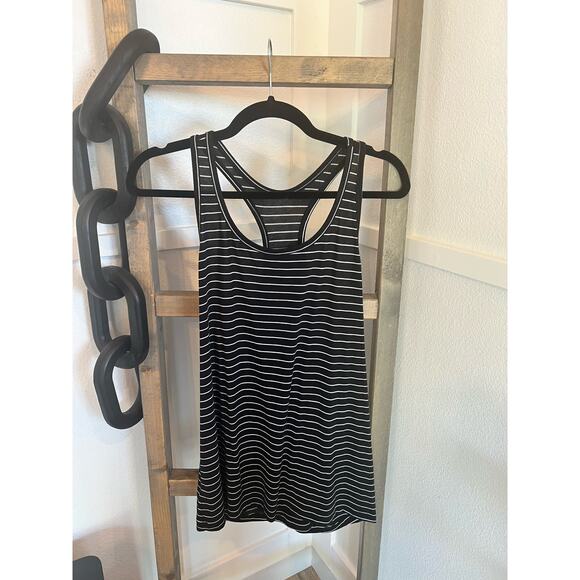 Old Navy Active Tank - Picture 1 of 3